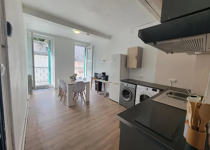 Lumineuse Avec Balcon - Cuisine Partagee & Salle De Bain Privative Appartement *